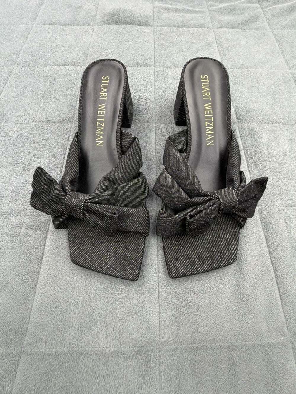 Stuart Weitzman Sofia 45 Bow Slide Sandals Size 10.5B Black Denim